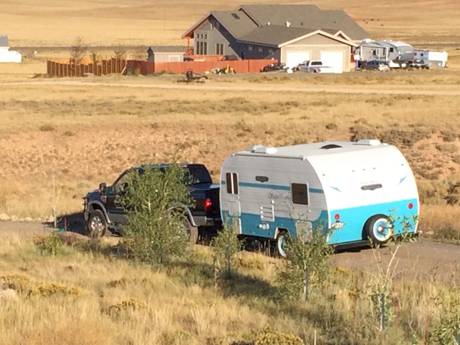 Trailer for Sale, Sisters on the Fly